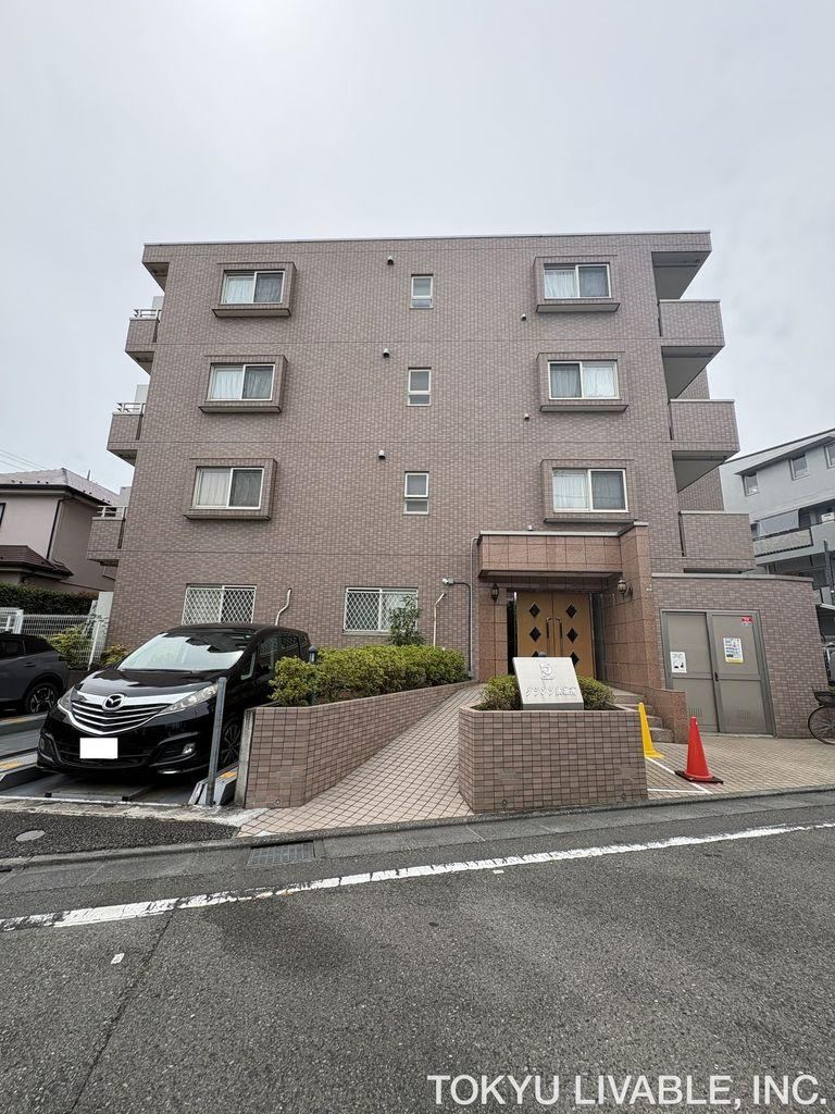 2LDK+S apartment in Setagaya Ward, Tokyo - Photo 1