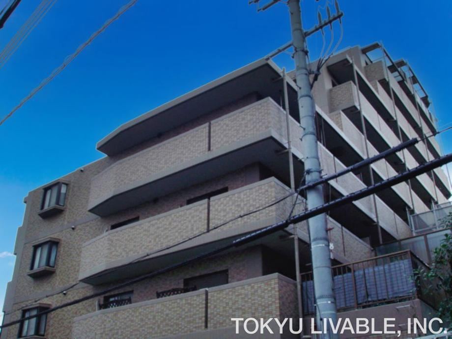 2LDK+S apartment in Hirakata, Osaka - Photo 1