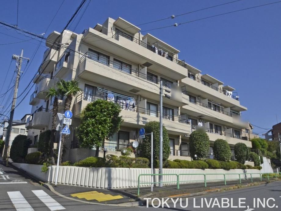2LDK+S apartment in Nerima Ward, Tokyo - Photo 1
