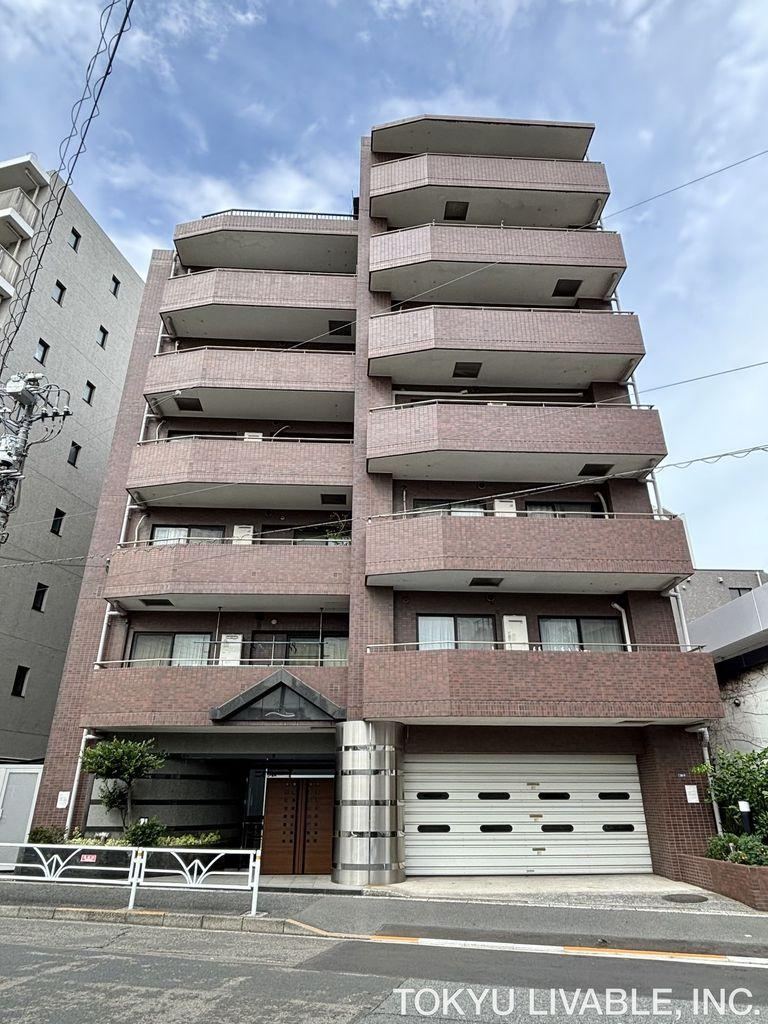 1LDK apartment in Shibuya Ward, Tokyo - Photo 1