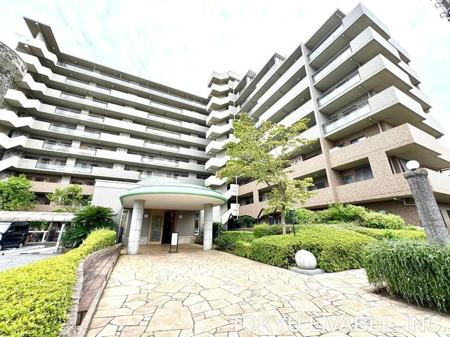 4LDK apartment in Mihama Ward, Chiba - Photo 1
