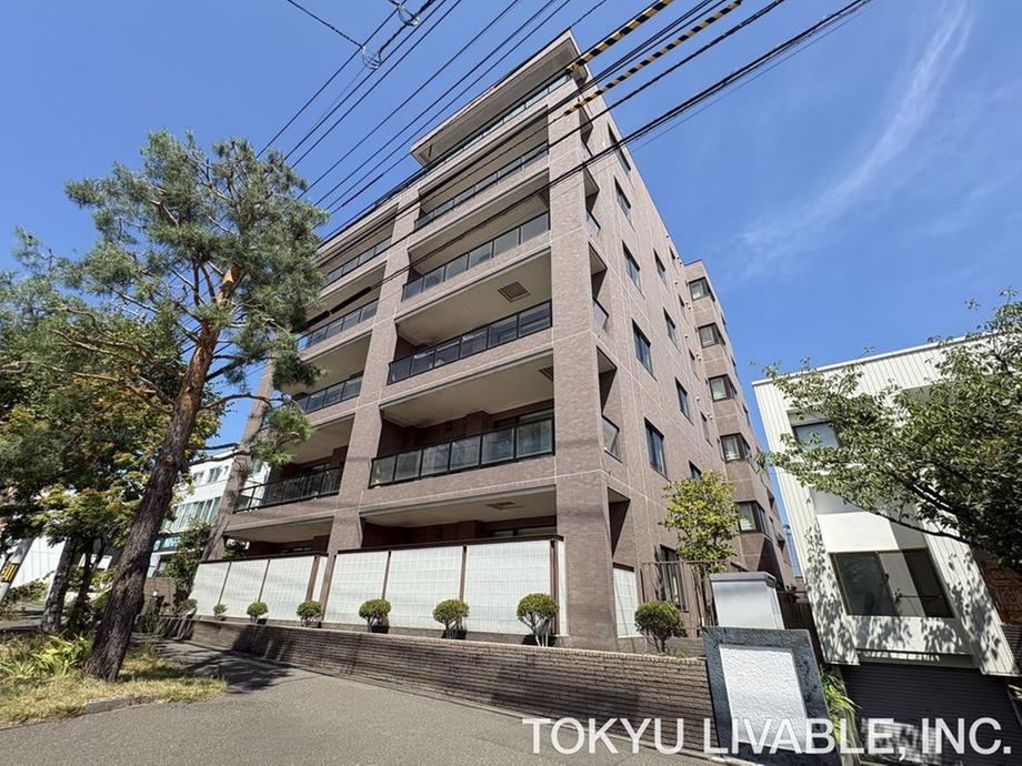 4LDK apartment in Chuo Ward, Sapporo, Hokkaido - Photo 1