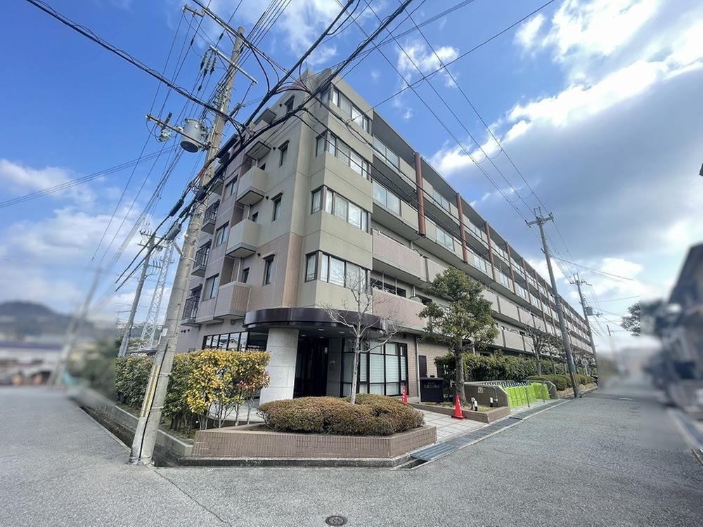 3LDK apartment in Kita Ward, Kobe, Hyogo - Photo 1