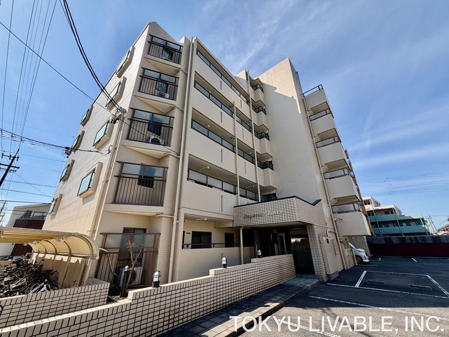 3LDK apartment in Minato Ward, Nagoya, Aichi - Photo 1