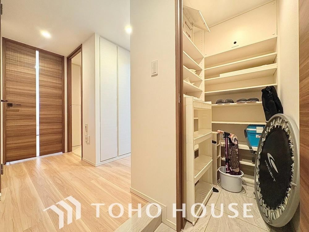 3LDK apartment in Mihama Ward, Chiba - Photo 1
