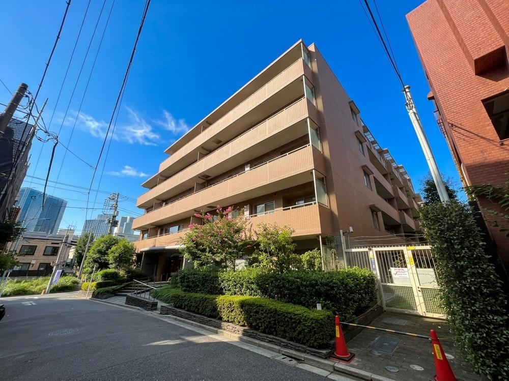2LDK apartment in Toshima Ward, Tokyo - Photo 1