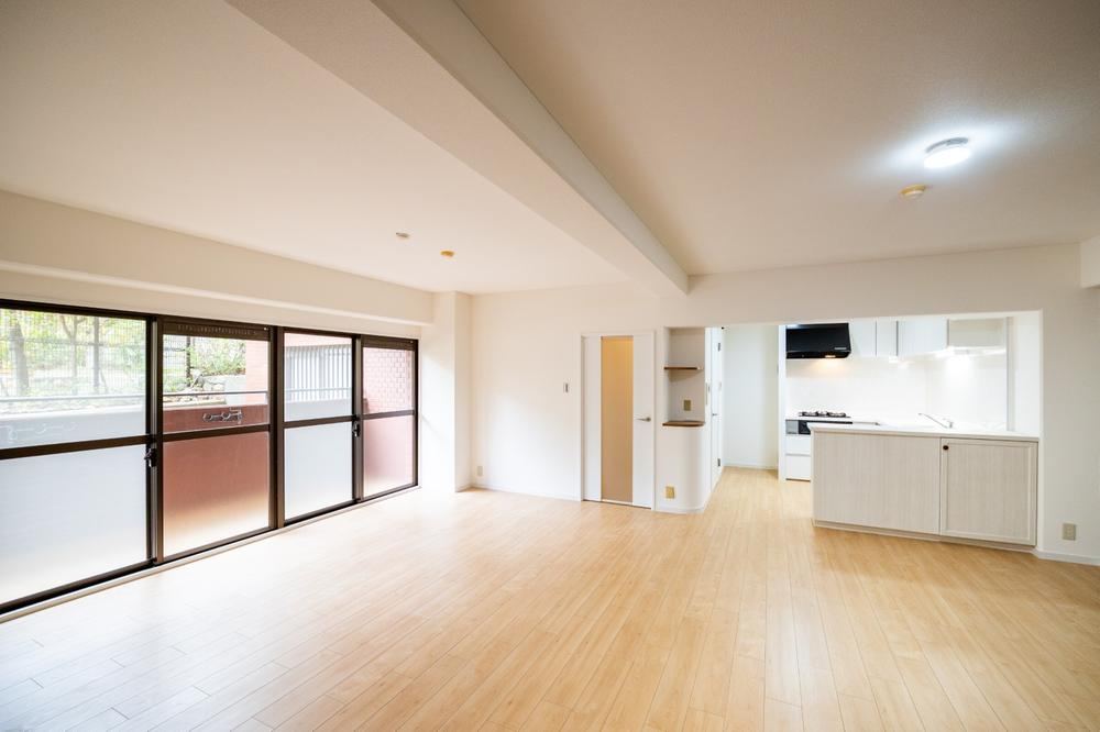 4LDK apartment in Higashinada Ward, Kobe, Hyogo - Photo 1