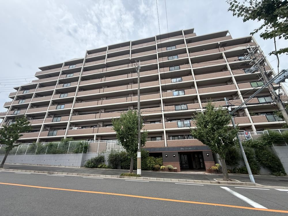 3LDK apartment in Hirakata, Osaka - Photo 1