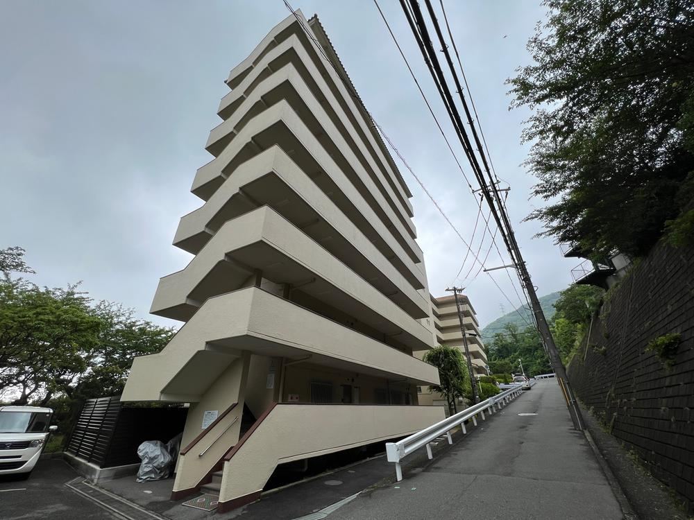 3LDK apartment in Nada Ward, Kobe, Hyogo - Photo 1