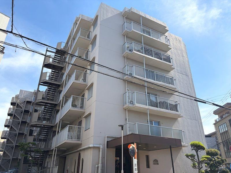3LDK apartment in Higashiyodogawa Ward, Osaka - Photo 1