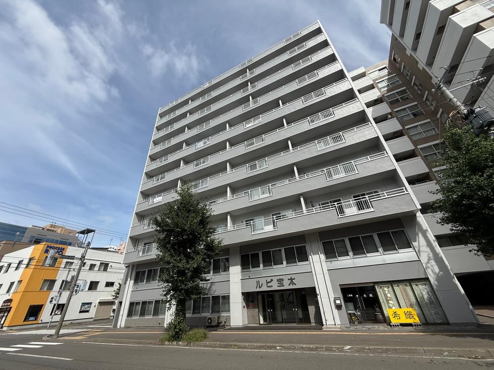 2DK apartment in Chuo Ward, Sapporo, Hokkaido - Photo 1