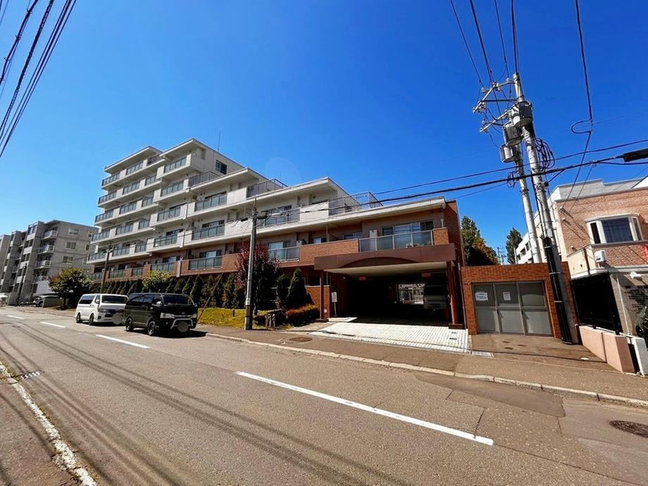 4LDK apartment in Minami Ward, Sapporo, Hokkaido - Photo 1