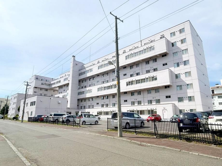 3LDK apartment in Toyohira Ward, Sapporo, Hokkaido - Photo 1