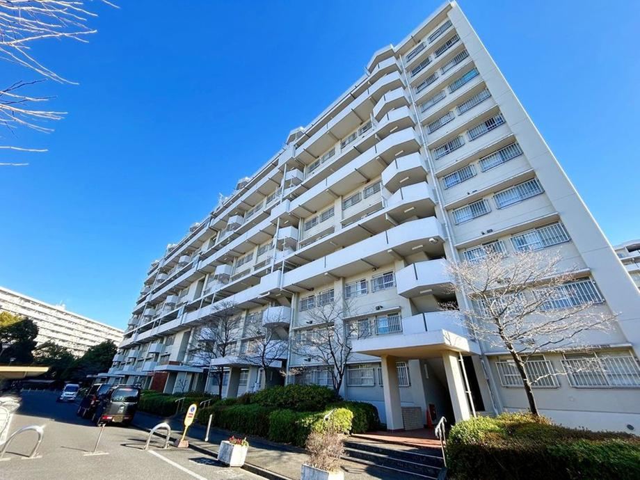 3LDK apartment in Akishima, Tokyo - Photo 1