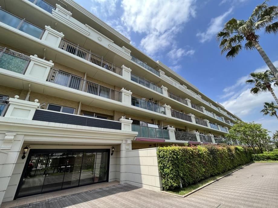 2LDK+S apartment in Fujisawa, Kanagawa - Photo 1