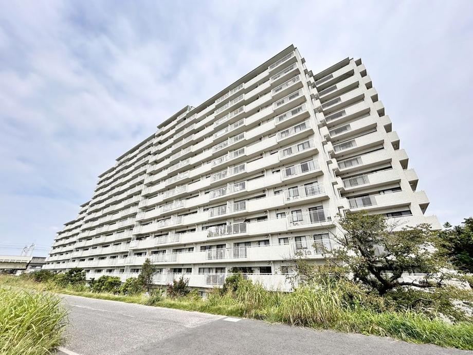 3LDK+S apartment in Komae, Tokyo - Photo 1