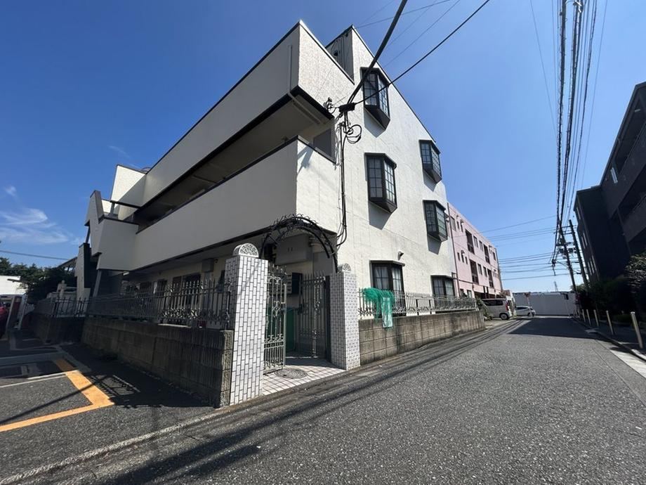 2DK apartment in Mitaka, Tokyo - Photo 1