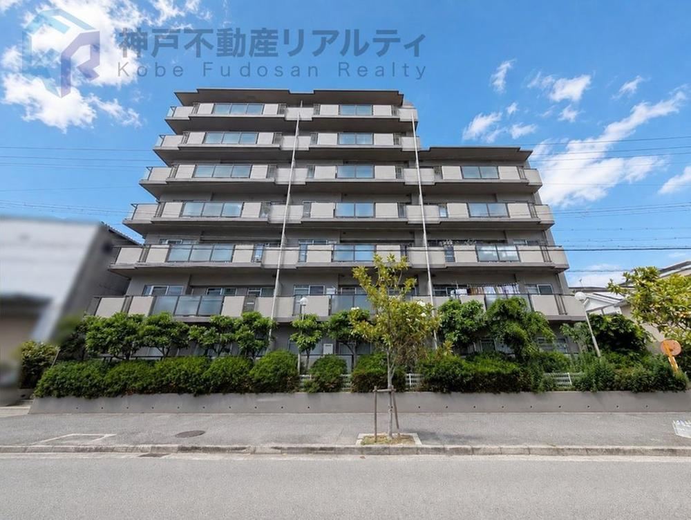 3LDK apartment in Nishinomiya, Hyogo - Photo 1