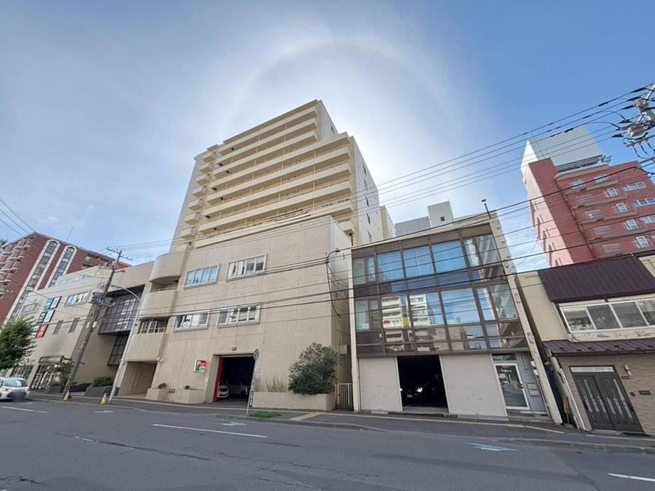 2LDK+S apartment in Chuo Ward, Sapporo, Hokkaido - Photo 1
