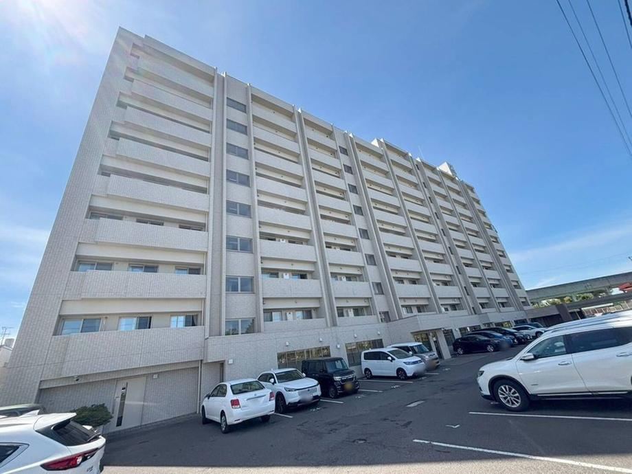 3LDK apartment in Nishi Ward, Sapporo, Hokkaido - Photo 1
