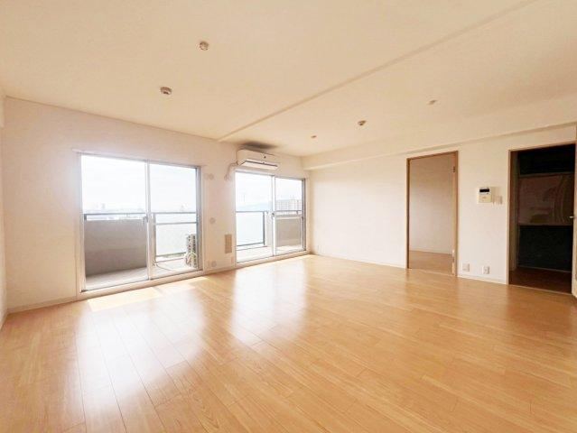 3LDK apartment in Konohana Ward, Osaka - Photo 1