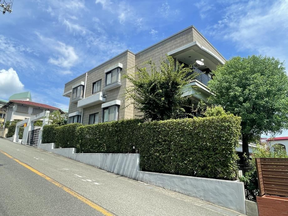 2LDK apartment in Ashiya, Hyogo - Photo 1