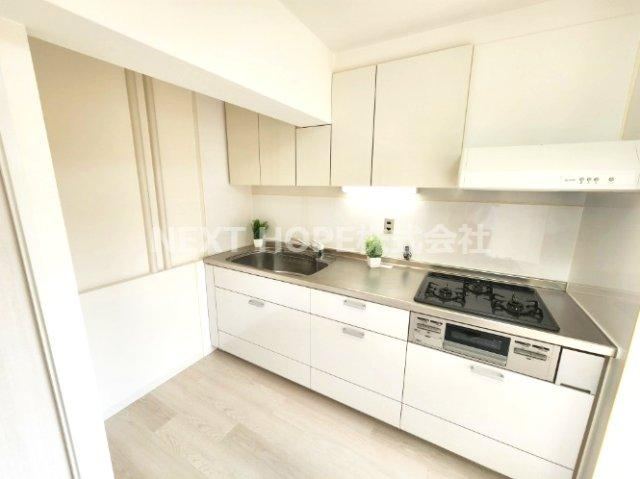 2LDK apartment in Amagasaki, Hyogo - Photo 1
