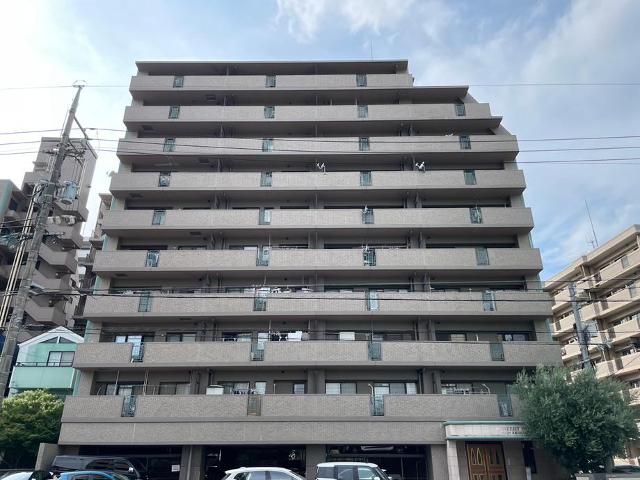 4LDK apartment in Asaminami Ward, Hiroshima - Photo 1