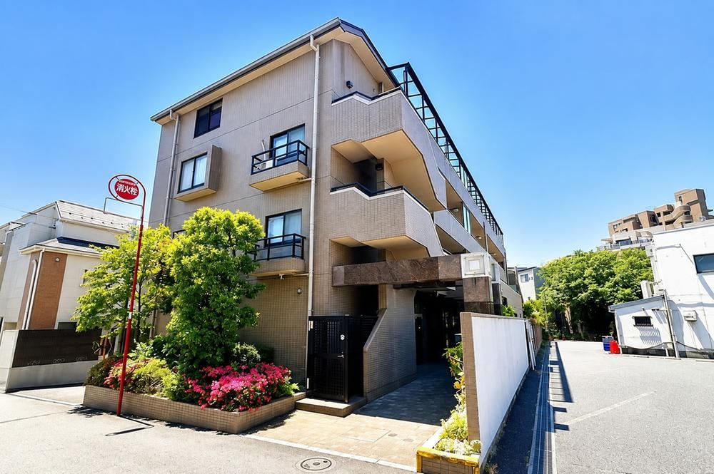 3LDK apartment in Setagaya Ward, Tokyo - Photo 1