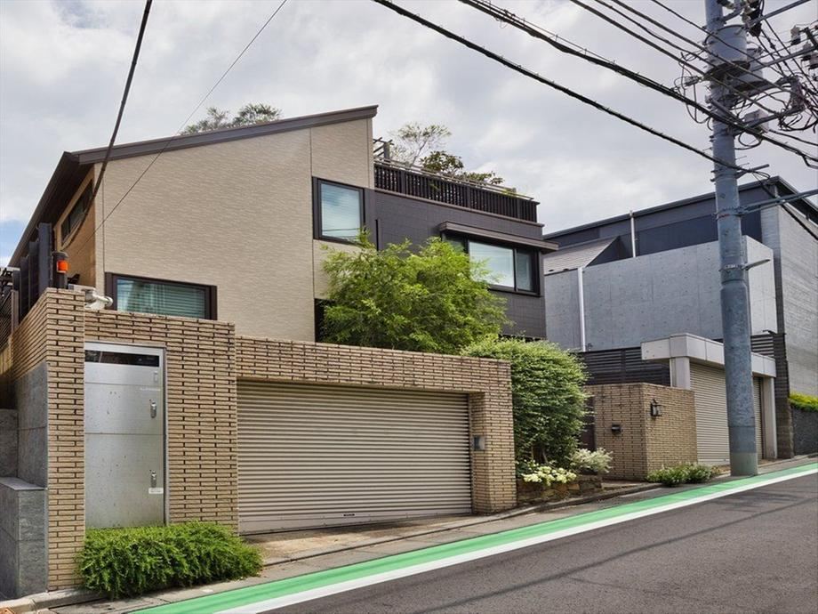 4LDK house in Shibuya Ward, Tokyo - Photo 1