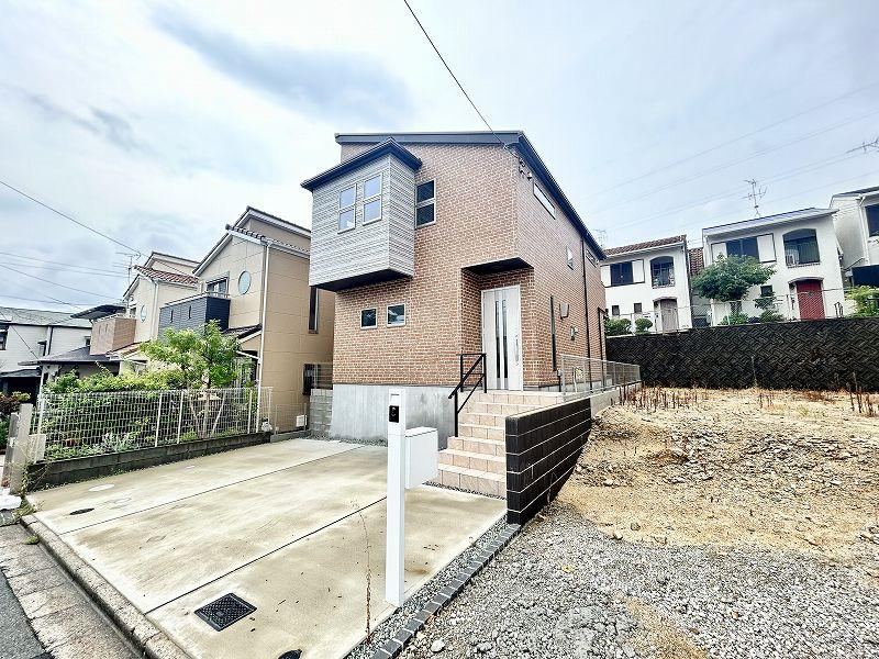 4LDK house in Takarazuka, Hyogo - Photo 1