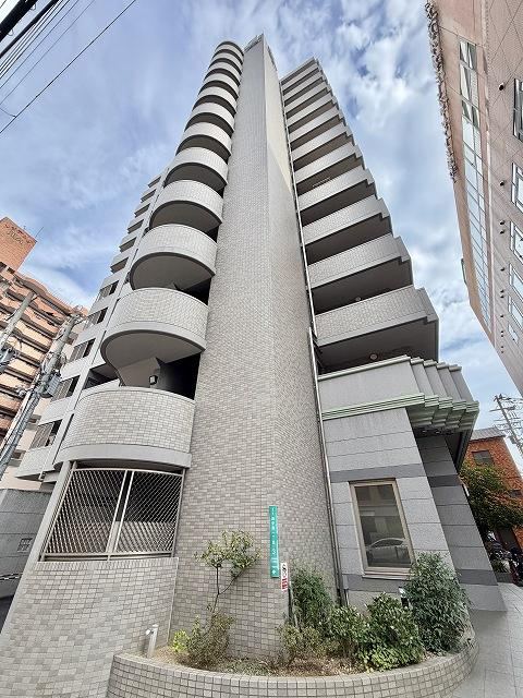 2LDK apartment in Yodogawa Ward, Osaka - Photo 1