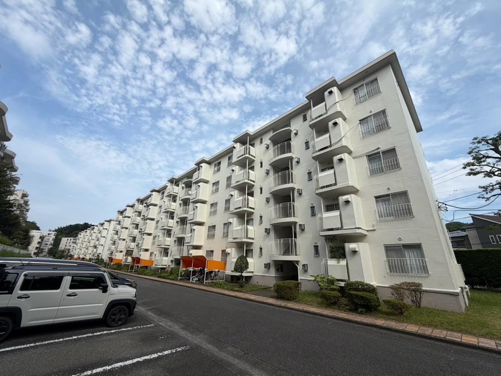 3DK apartment in Isogo Ward, Yokohama, Kanagawa - Photo 1