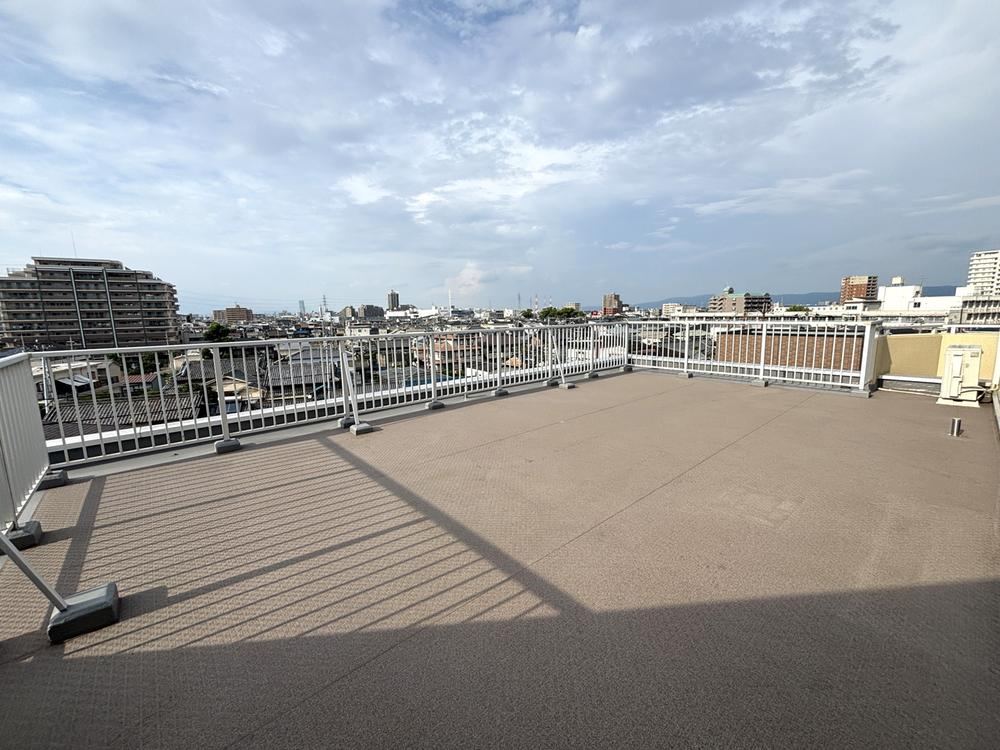 2LDK apartment in Kita Ward, Sakai, Osaka - Photo 1