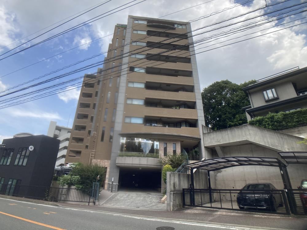 4LDK apartment in Chuo Ward, Fukuoka - Photo 1