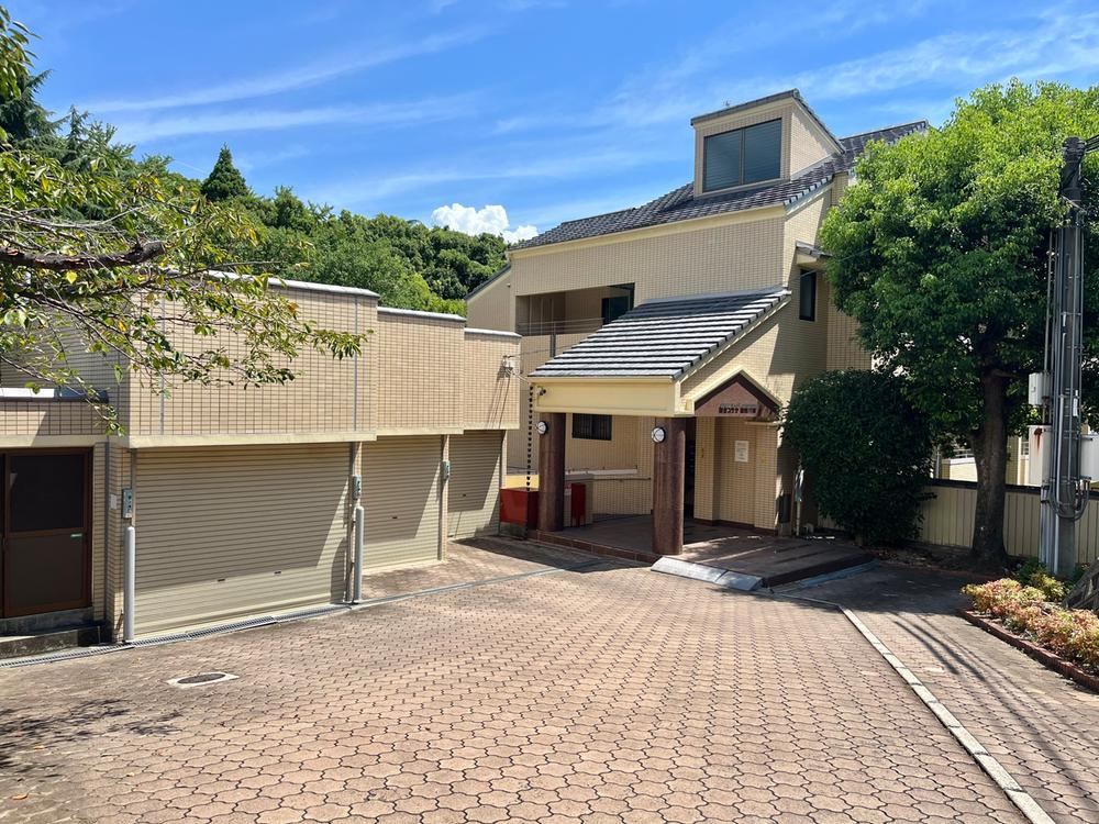 2LDK apartment in Takarazuka, Hyogo - Photo 1