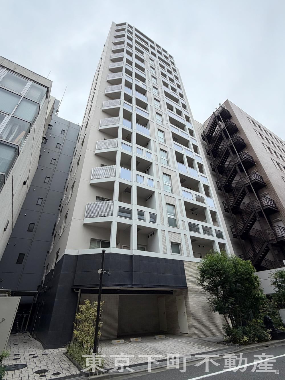 2LDK apartment in Chiyoda Ward, Tokyo - Photo 1