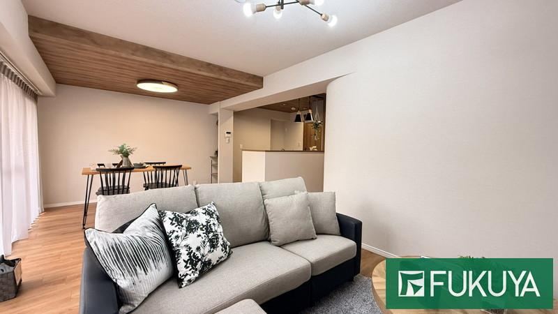 1LDK+2S apartment in Toyonaka, Osaka - Photo 1
