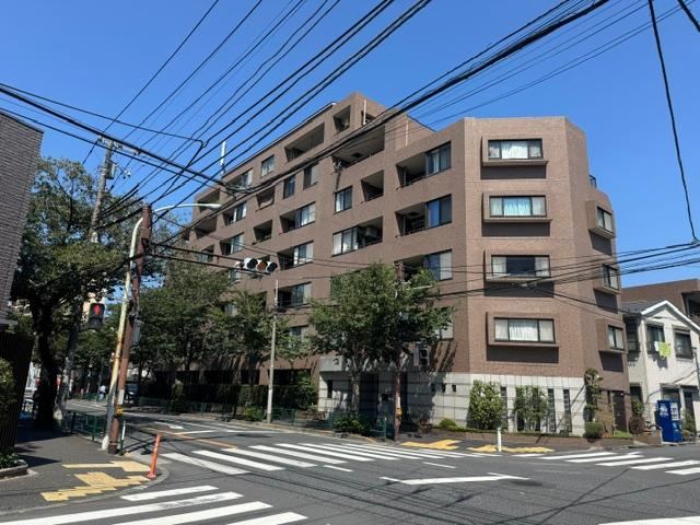 2LDK apartment in Nakano Ward, Tokyo - Photo 1