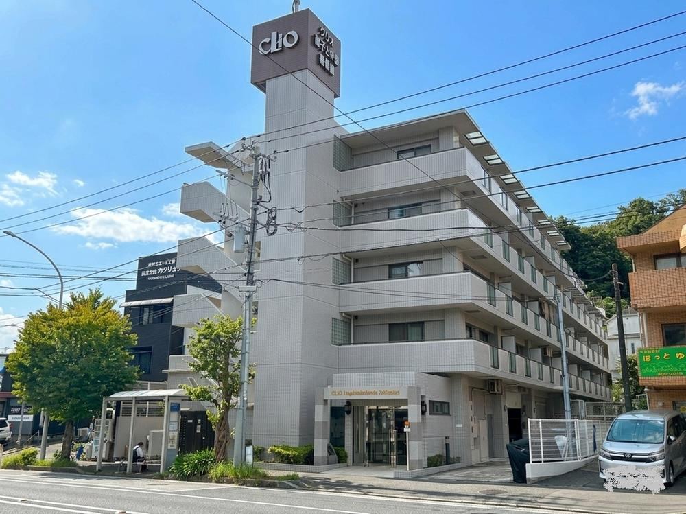 3LDK apartment in Isogo Ward, Yokohama, Kanagawa - Photo 1