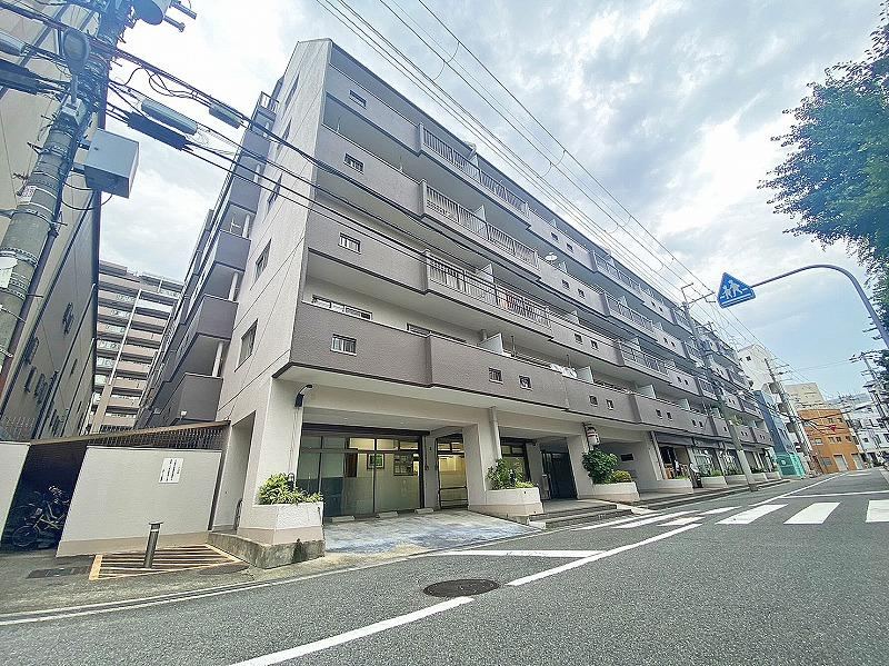 2LDK+S apartment in Yodogawa Ward, Osaka - Photo 1