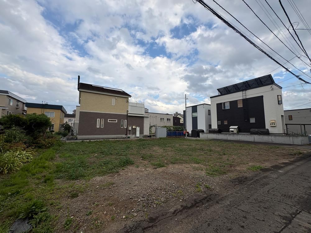 132 m² land in Kita Ward, Sapporo, Hokkaido - Photo 1