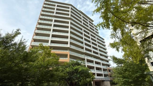 3LDK apartment in Joto Ward, Osaka - Photo 1