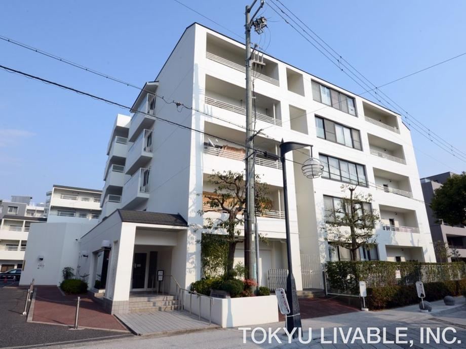 3LDK apartment in Ashiya, Hyogo - Photo 1
