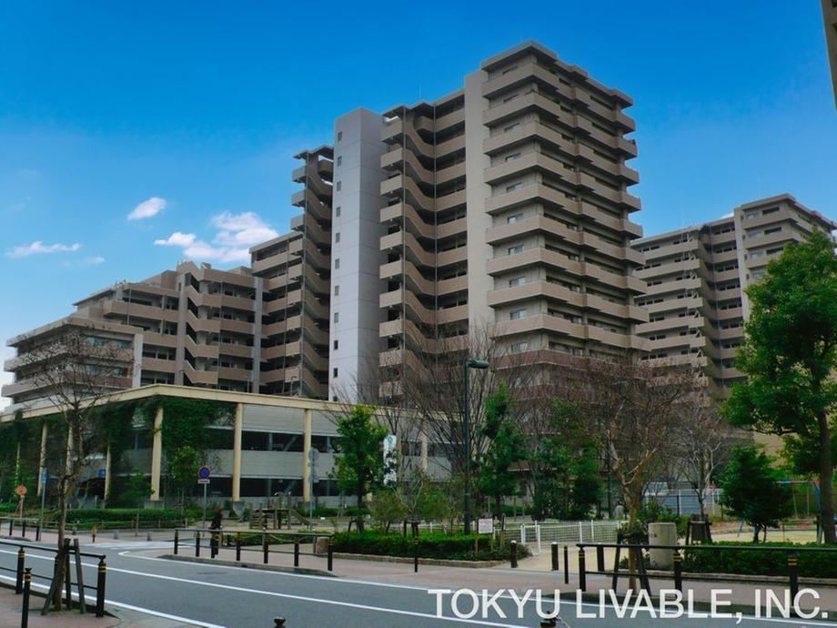 4LDK apartment in Amagasaki, Hyogo - Photo 1