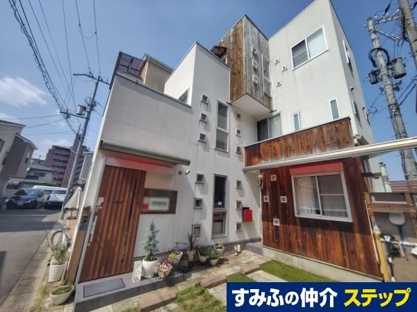 2LDK house in Higashiosaka, Osaka - Photo 1