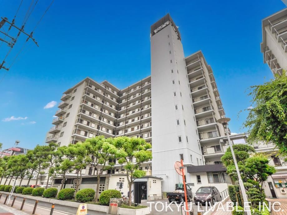 2LDK apartment in Joto Ward, Osaka - Photo 1