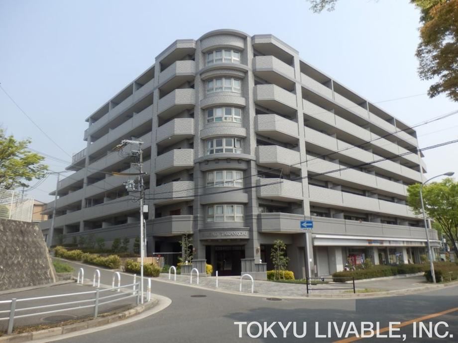 3LDK apartment in Suita, Osaka - Photo 1
