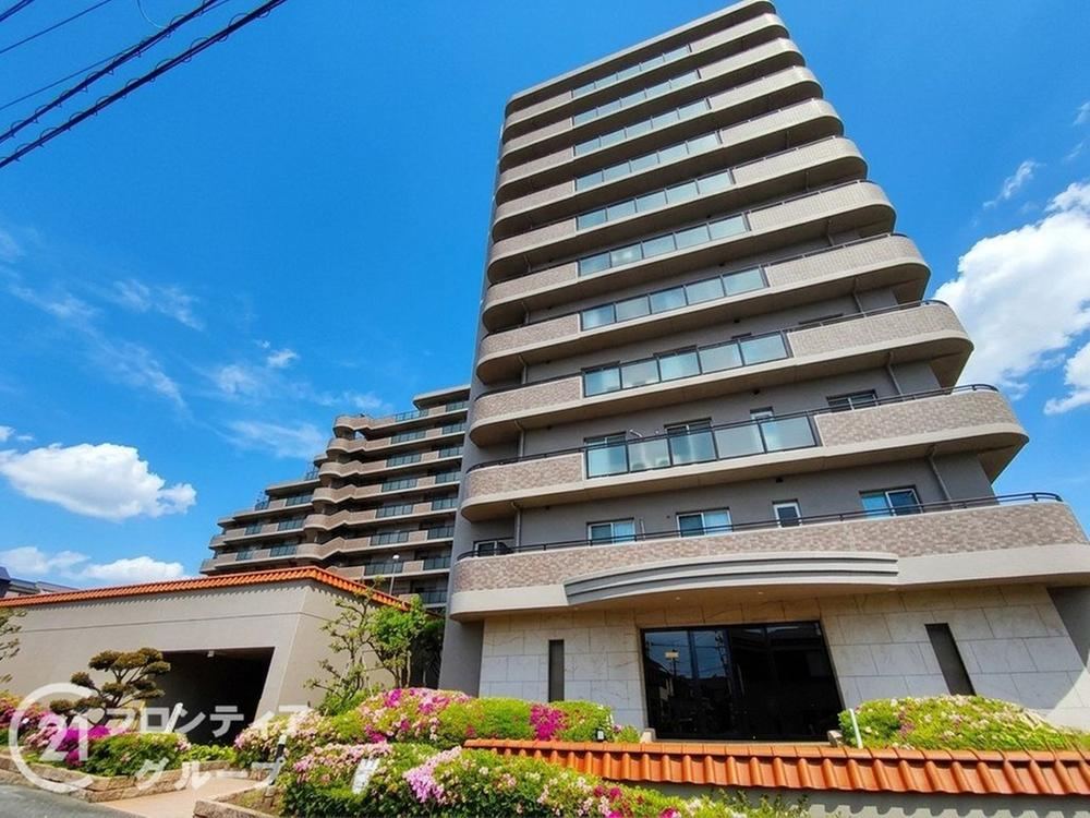 3LDK apartment in Hirakata, Osaka - Photo 1