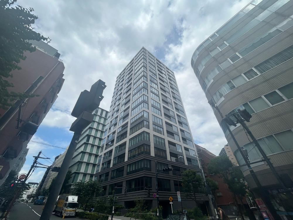 2LDK+S apartment in Chiyoda Ward, Tokyo - Photo 1